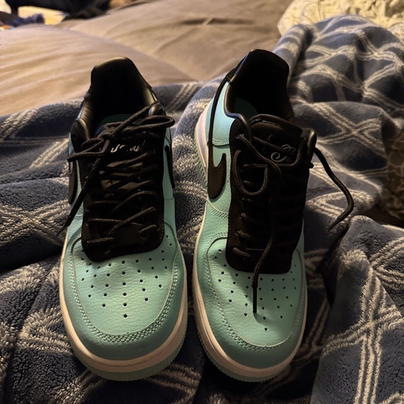 Nike x Tiffany & Co. Air Force 1 - Picture 1 of 4